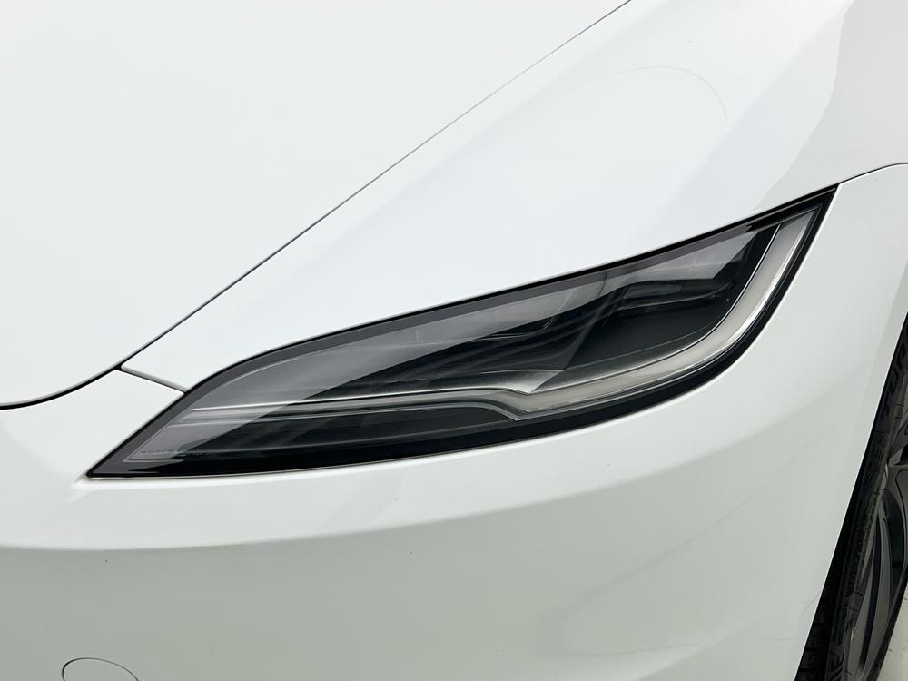 Tesla Model 3 2025 car image #12