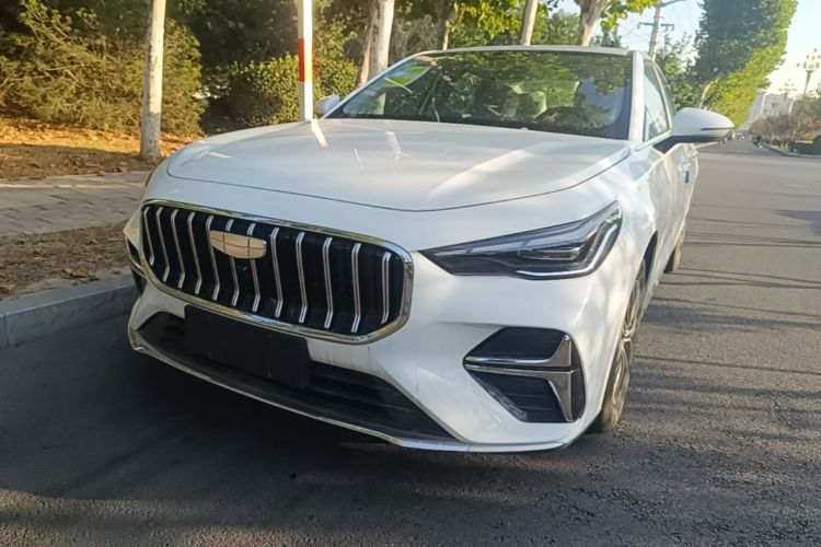 GEELY Emgrand 2026 изображение автомобиля #2