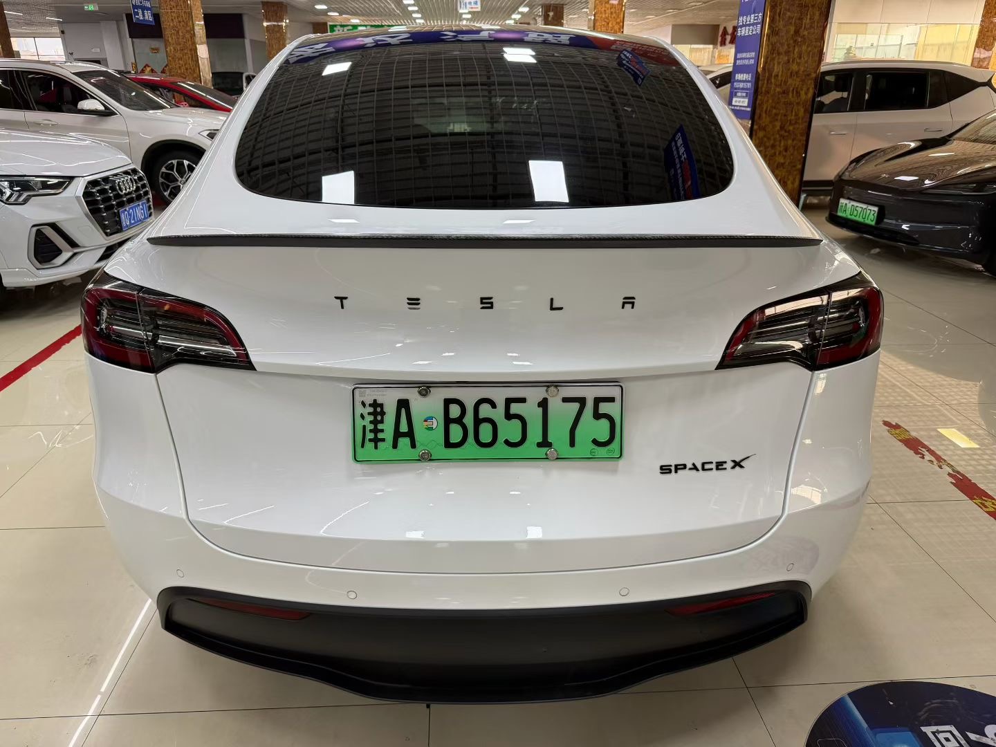 Tesla Model Y 2021 car image #10