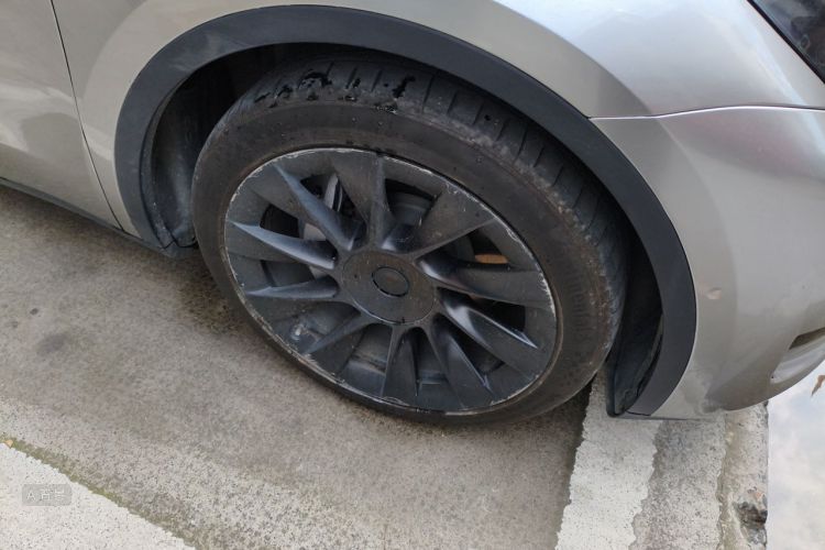 Tesla Model Y 2022 car image #9