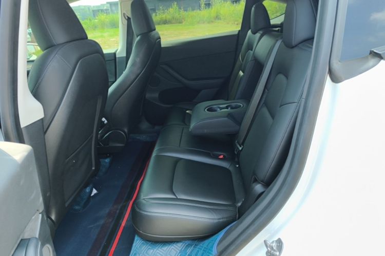 Tesla Model Y 2022 immagine di auto #19