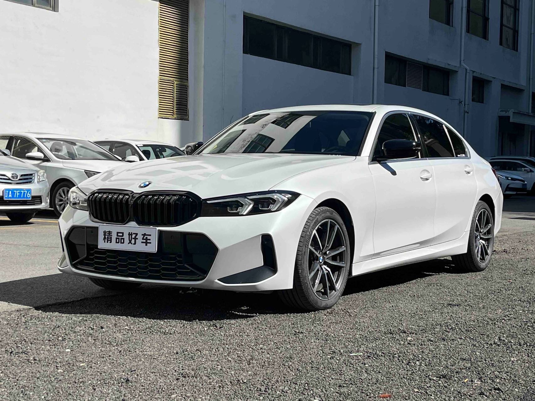 BMW 3 Series 2023 BMW 3 Series 2023 car image