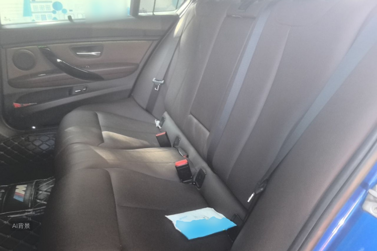 BMW 3 Series 2018 car image #19