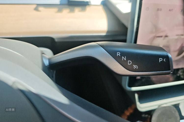 Tesla Model Y 2023 #16 Tesla Model Y 2023 car image #16