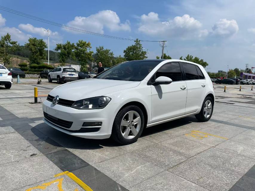 Volkswagen Golf 2015 car image #2