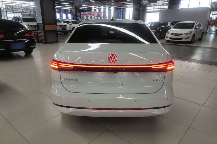 Volkswagen Lavida 2026 car image #6