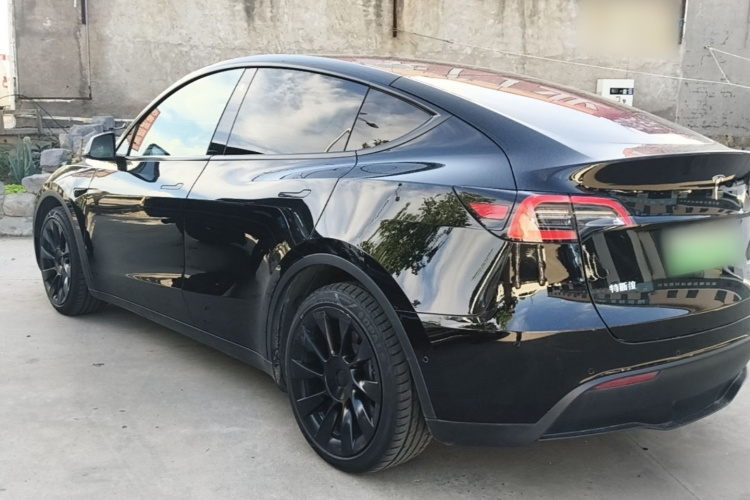 Tesla Model Y 2021 #5 Tesla Model Y 2021 car image #5