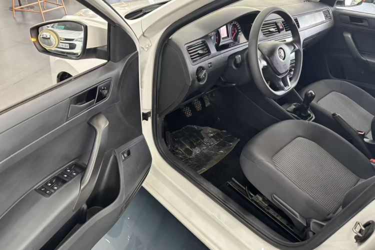 Volkswagen Santana 2017 #16 Volkswagen Santana 2017 car image #16