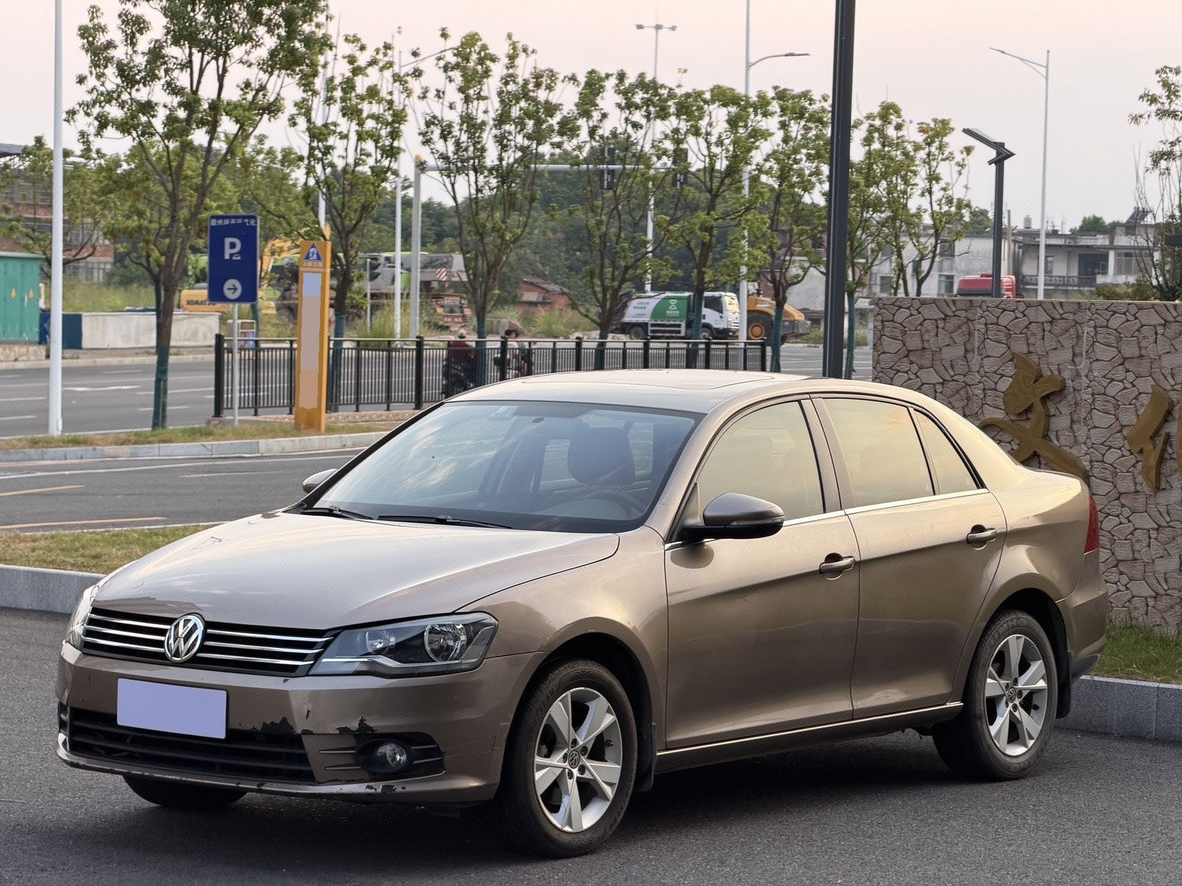 Volkswagen Bora 2013 car image 