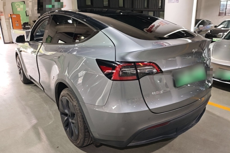 Tesla Model Y 2024 car image #7