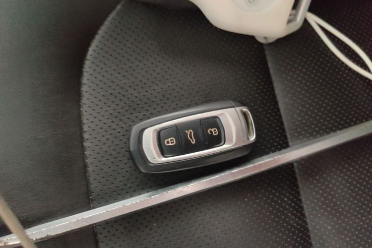 GEELY Emgrand GS 2018 car image #9
