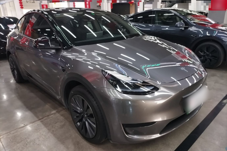 Tesla Model Y 2024 #4 Tesla Model Y 2024 car image #4