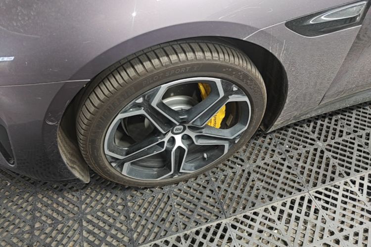 MI SU7 2025 immagine di auto #9