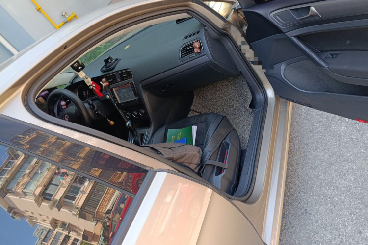 Volkswagen Golf 2016 car image #23