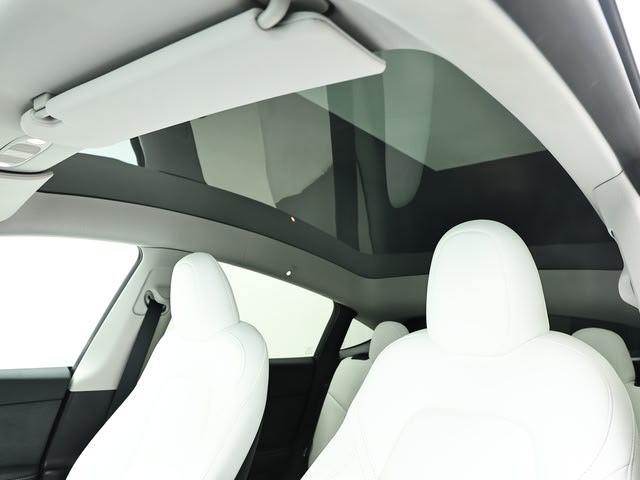 Tesla Model Y 2024 imagen de coche #7