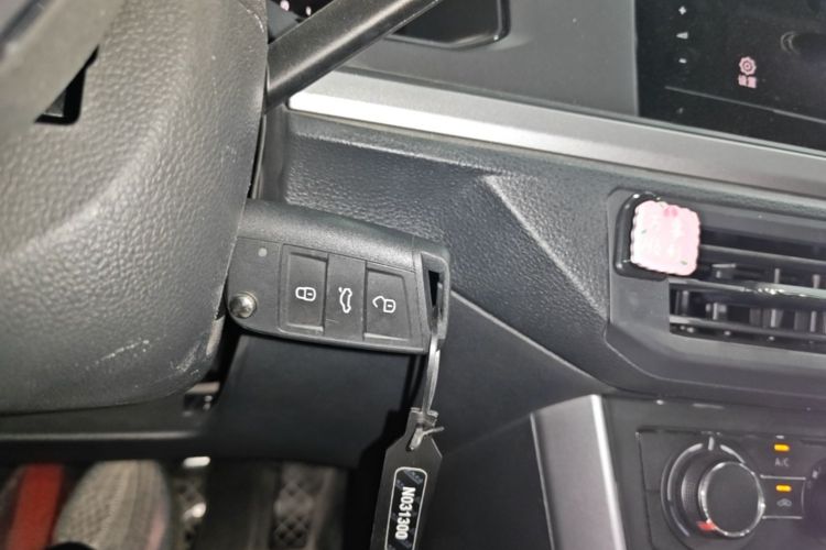 Volkswagen Polo 2023 car image #9