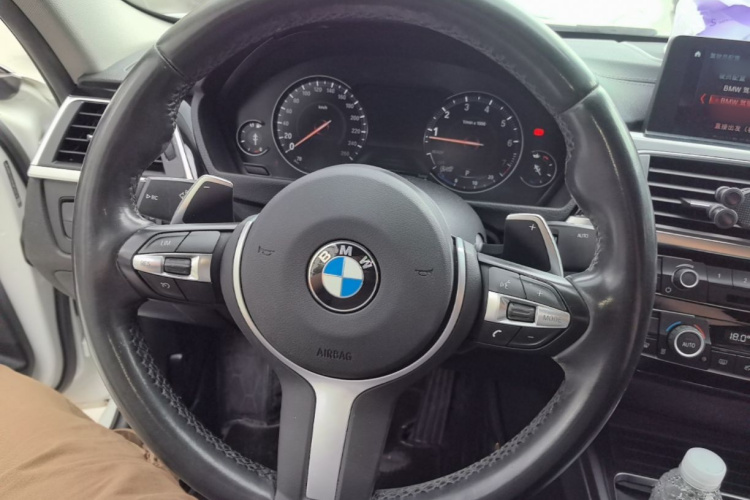 BMW 3 Series 2019 #11 BMW 3 Series 2019 car image #11