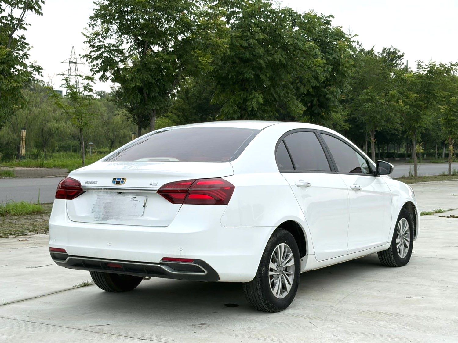 GEELY Emgrand 2018 #4 GEELY Emgrand 2018 car image #4