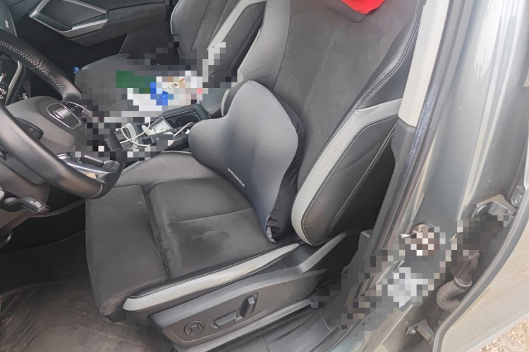 Audi Q3 2021 car image #15
