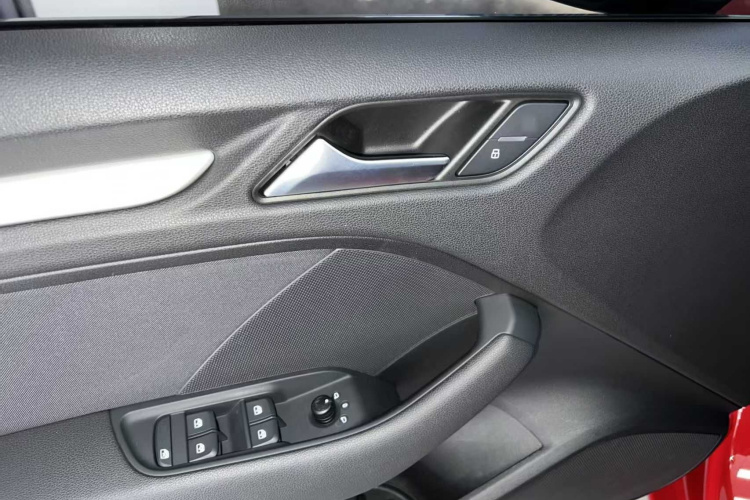 Audi A3 2019 car image #17