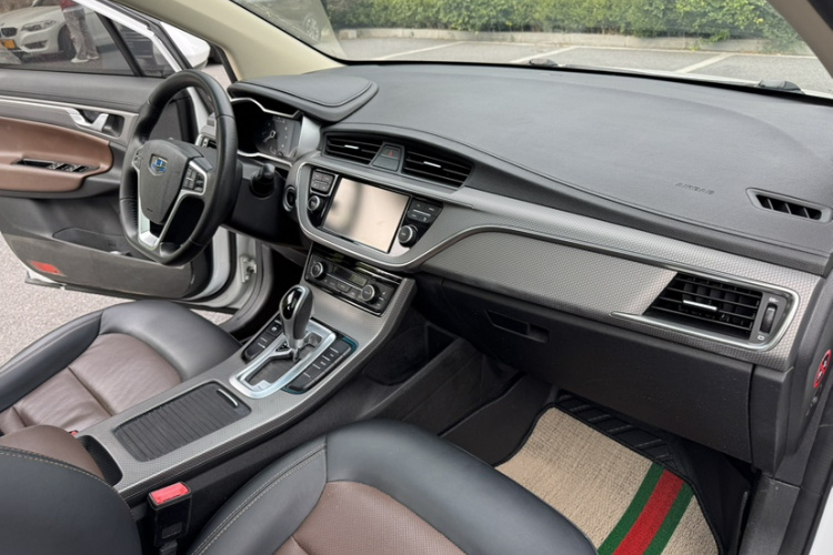 GEELY Emgrand GS 2017 car image #18