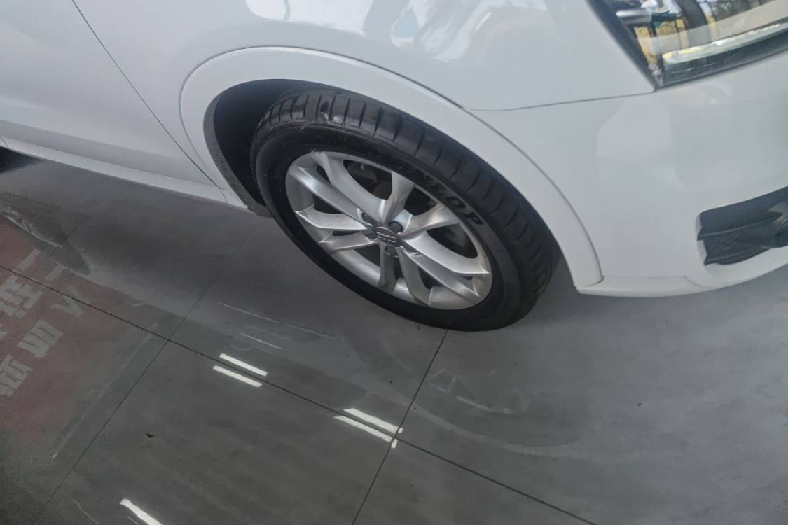 Audi Q3 2016 immagine di auto #9