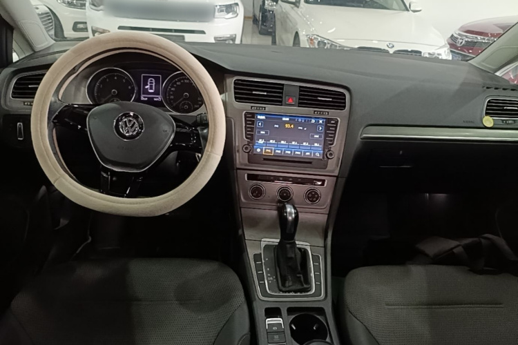 Volkswagen Golf 2016 car image #10