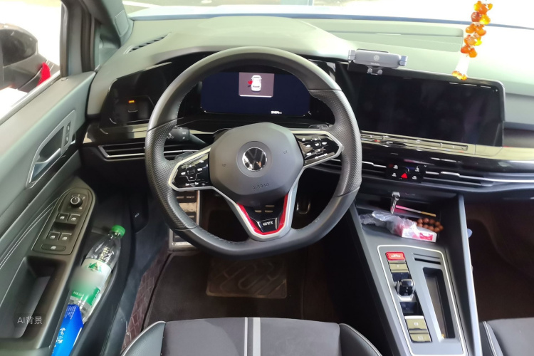 Volkswagen Golf 2023 car image #12