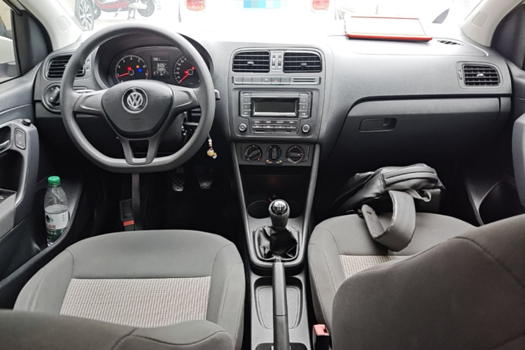 Volkswagen Polo 2016 car image #10