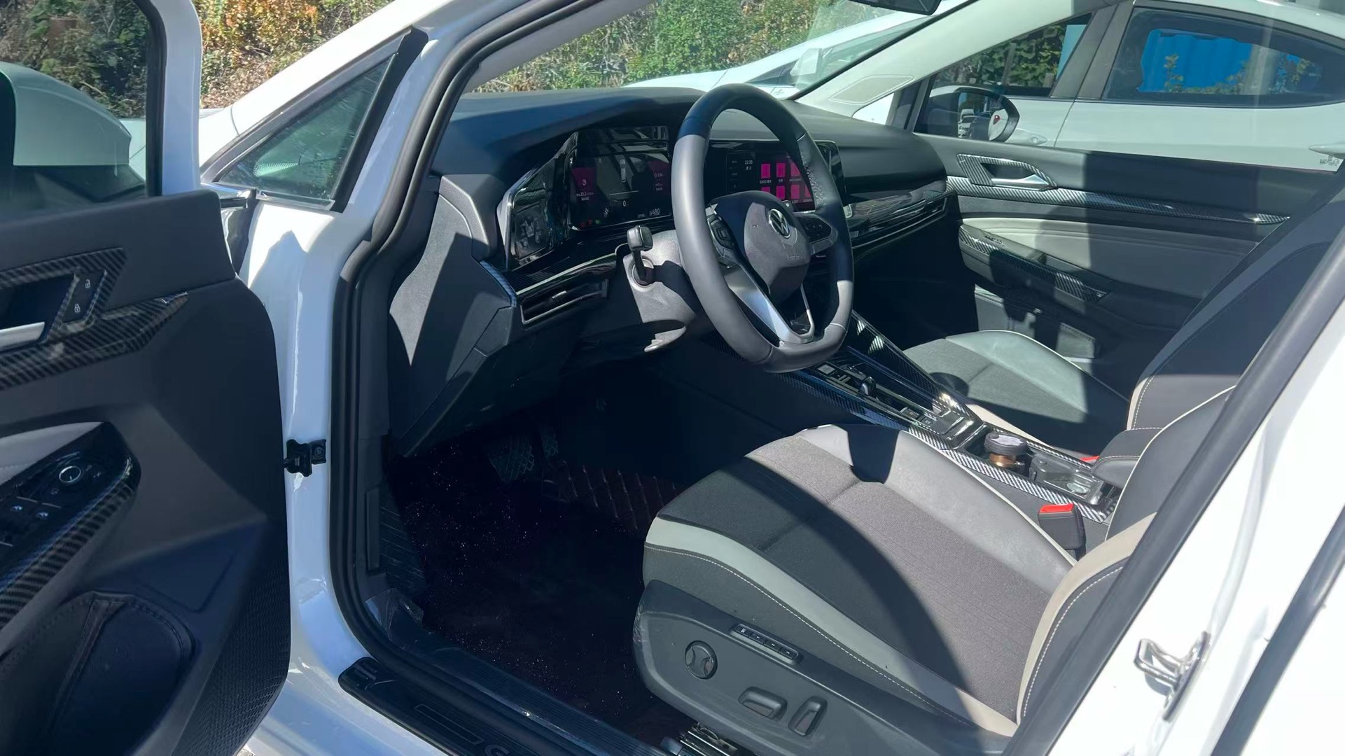 2023 car image #7