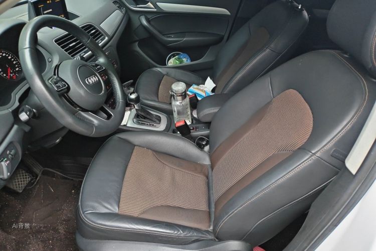 Audi Q3 2018 car image #17