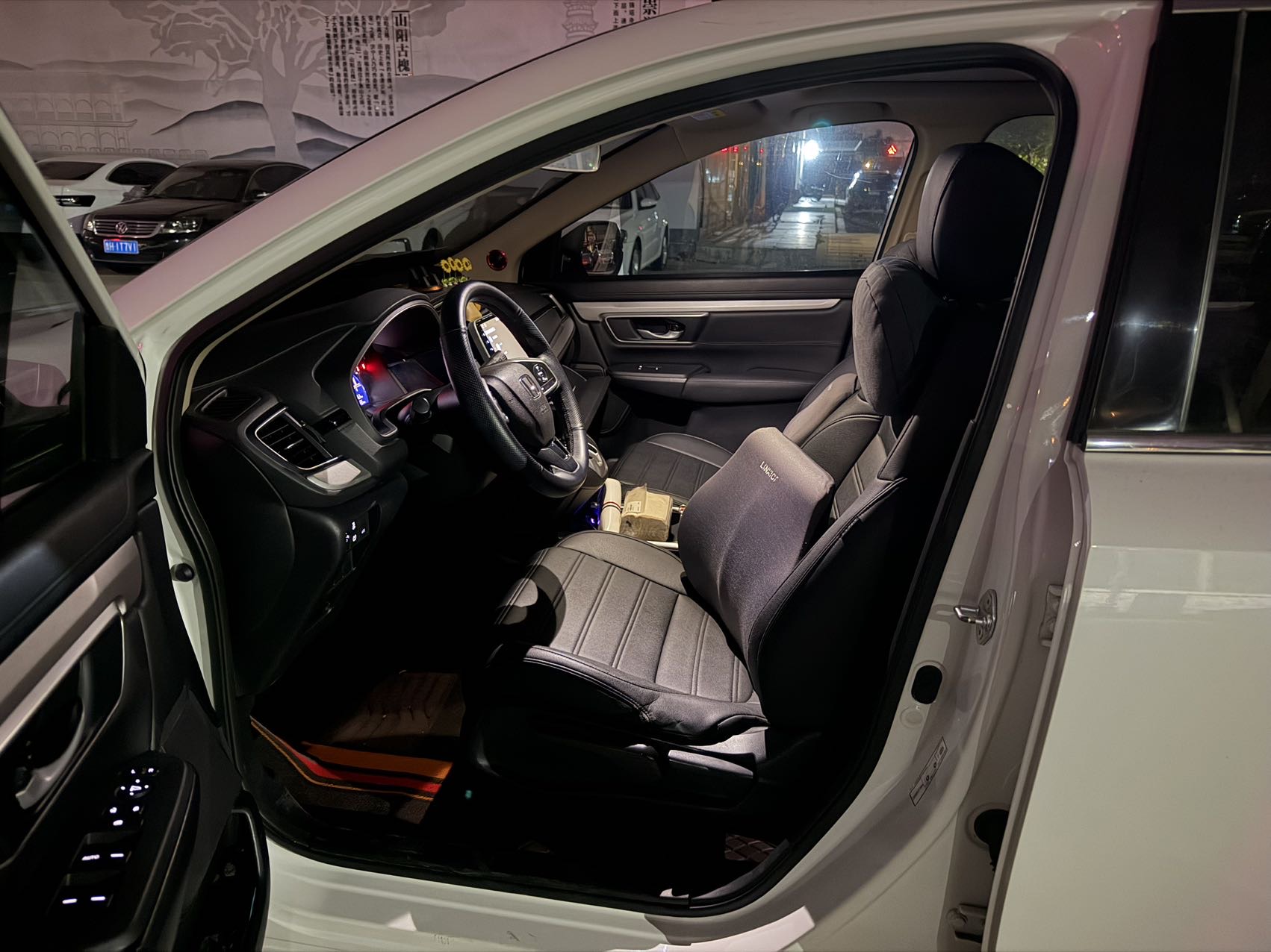 2020 car image #2