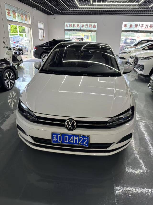 Volkswagen Polo 2021 car image #3