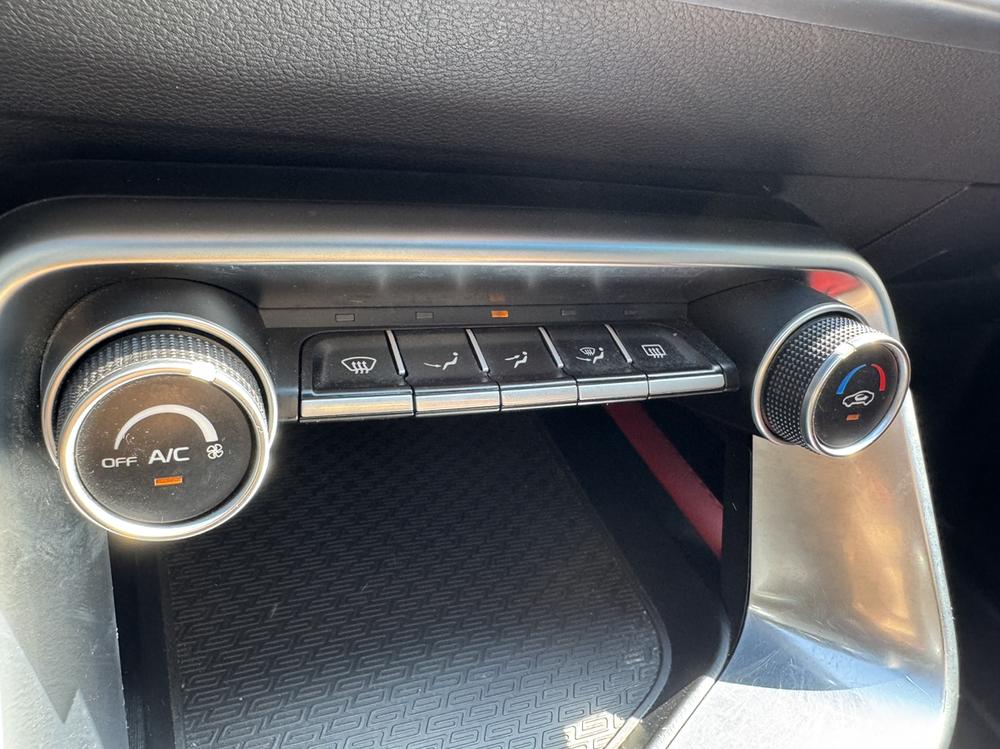 GEELY Binray 2021 car image #11