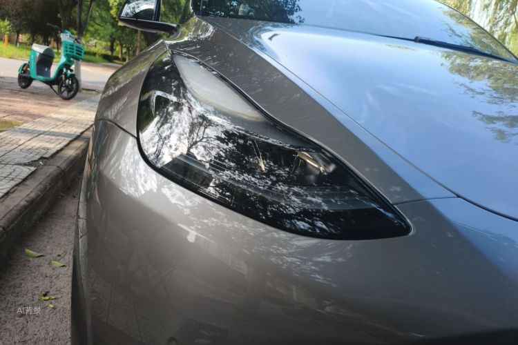 Tesla Model Y 2023 #8 Tesla Model Y 2023 car image #8