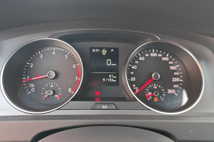 Volkswagen Golf 2016 car image #12