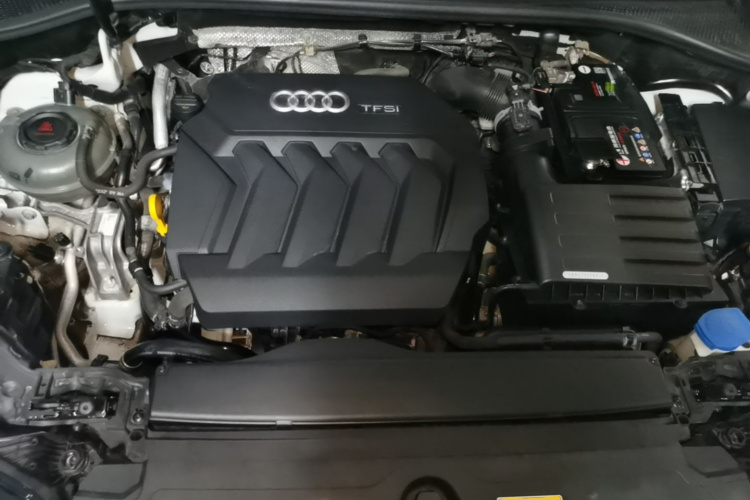 Audi Q3 2020 car image #22