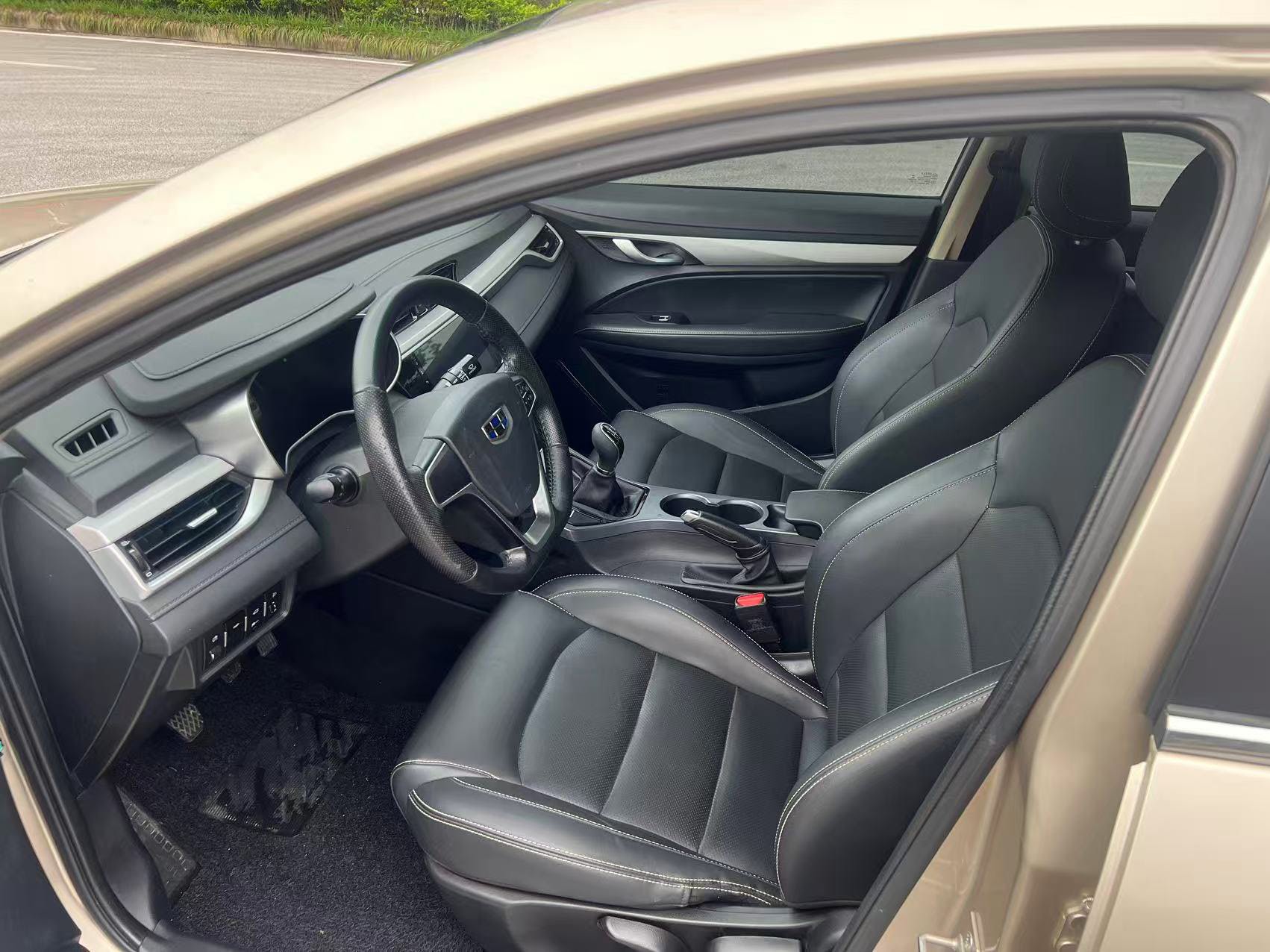 GEELY Emgrand 2018 car image #7