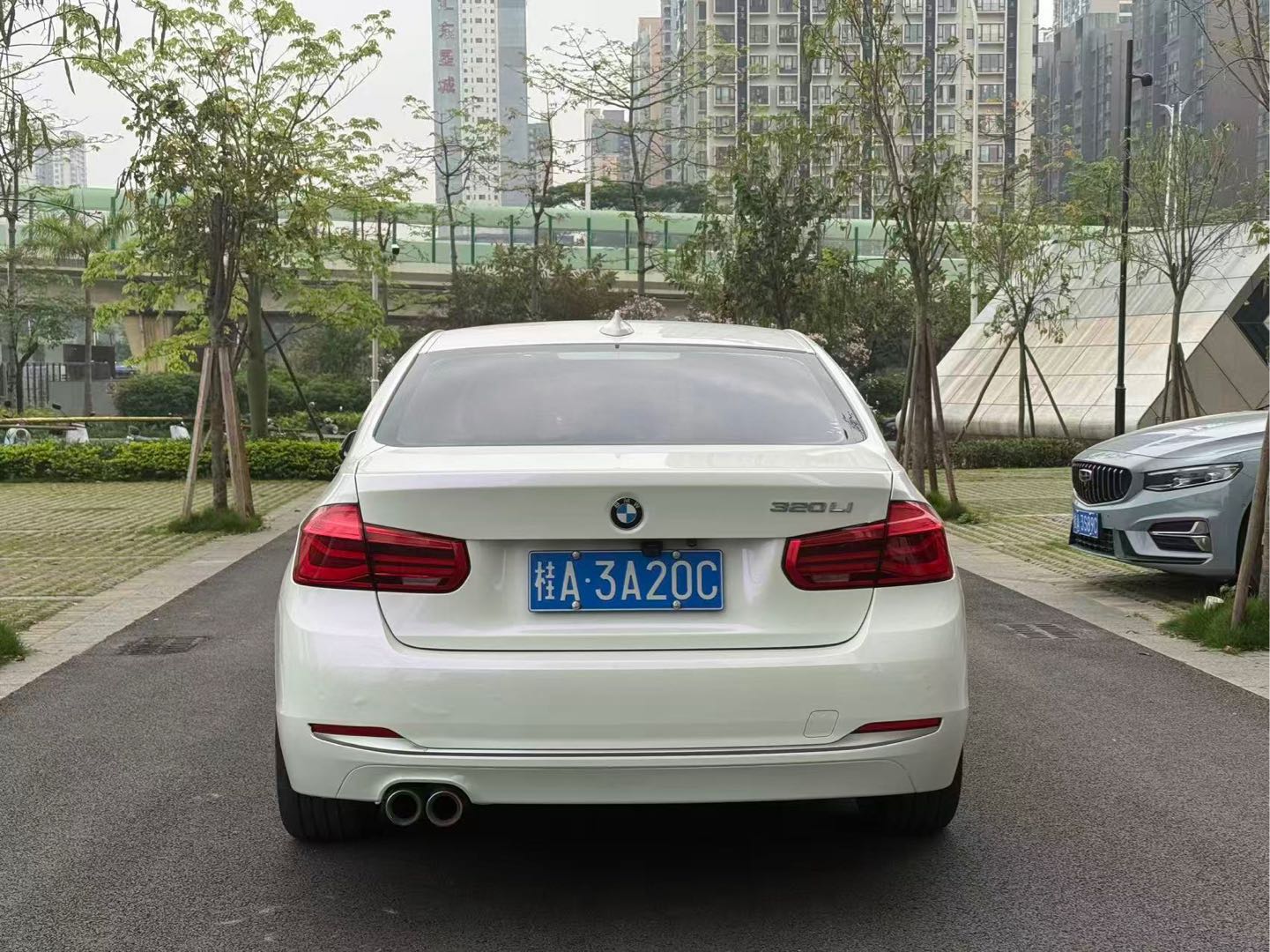 BMW 3 Series 2018 #9 BMW 3 Series 2018 car image #9
