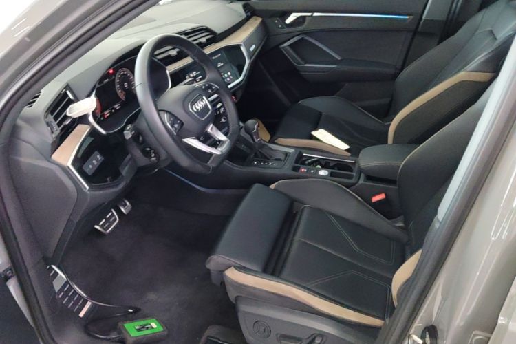 Audi Q3 2024 car image #15