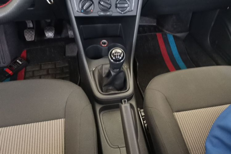 Volkswagen Polo 2016 car image #14