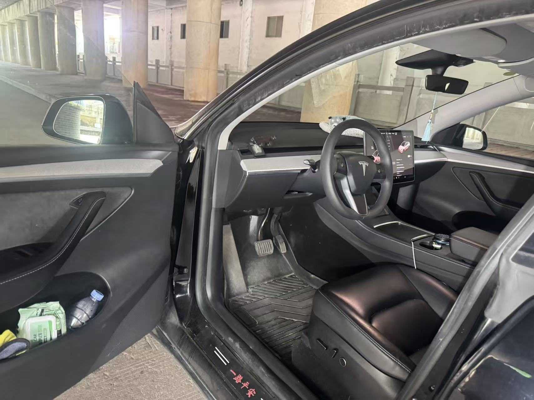 Tesla Model Y 2024 car image #3