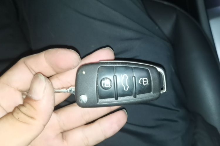 Audi Q3 2018 #9 Audi Q3 2018 car image #9