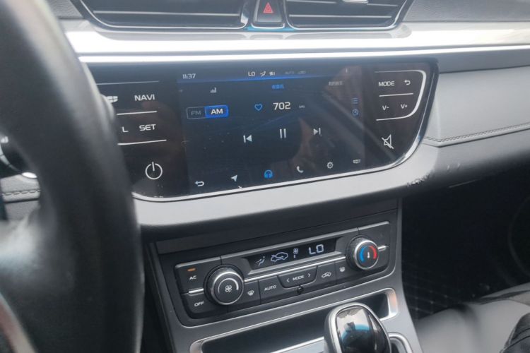 GEELY Emgrand 2019 car image #13