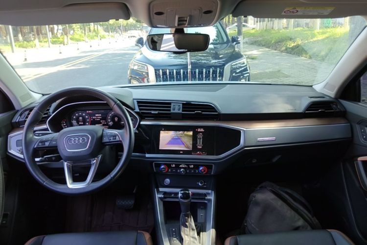 Audi Q3 2020 immagine di auto #11