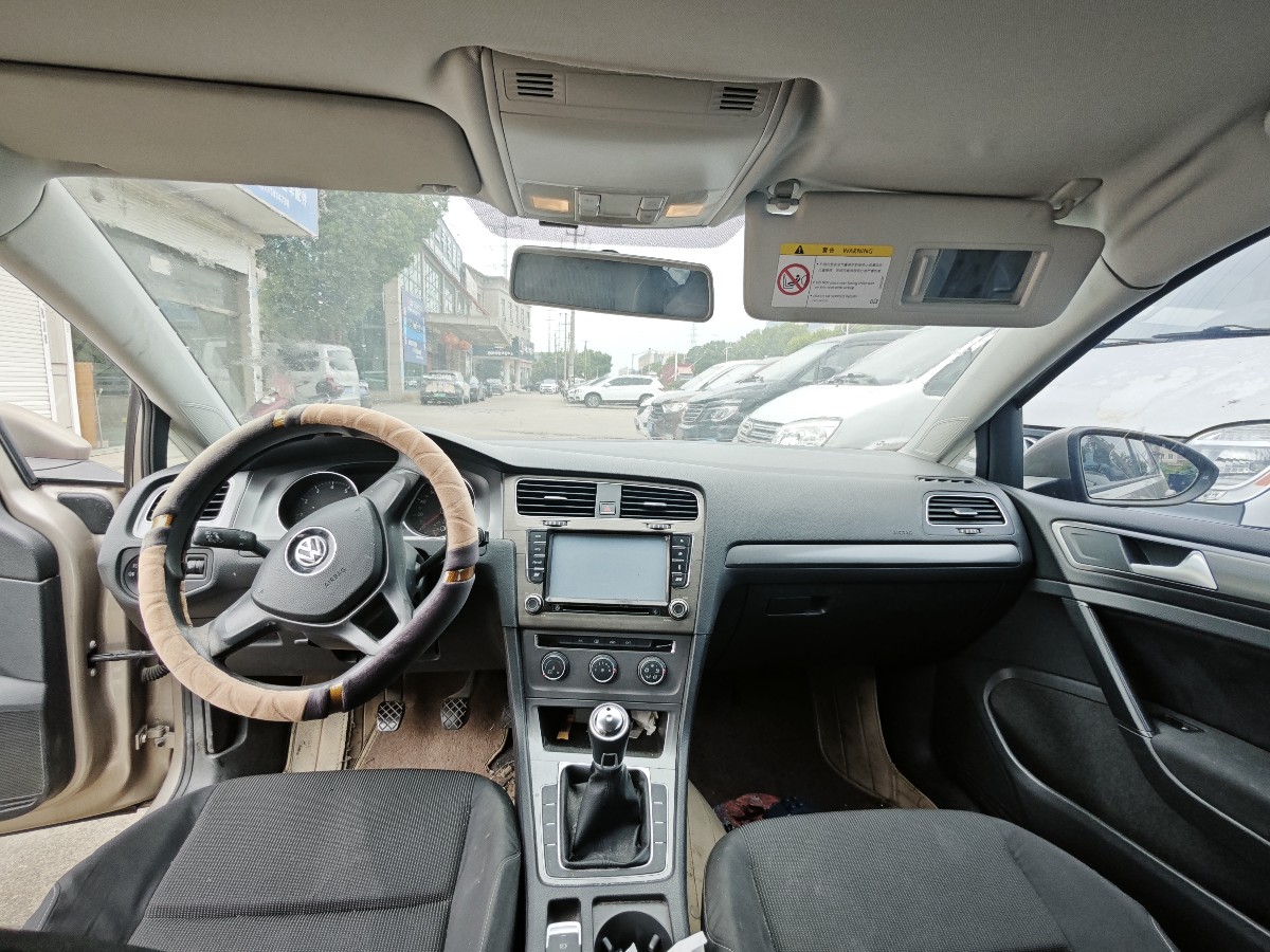 Volkswagen Golf 2014 car image #9