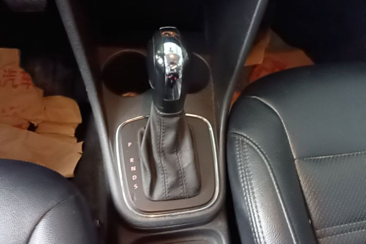 Volkswagen Polo 2018 car image #14