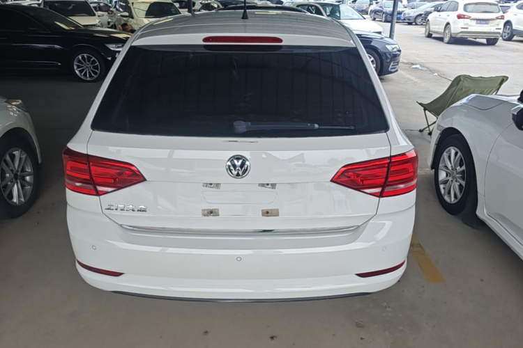 Volkswagen Santana 2017 car image #6