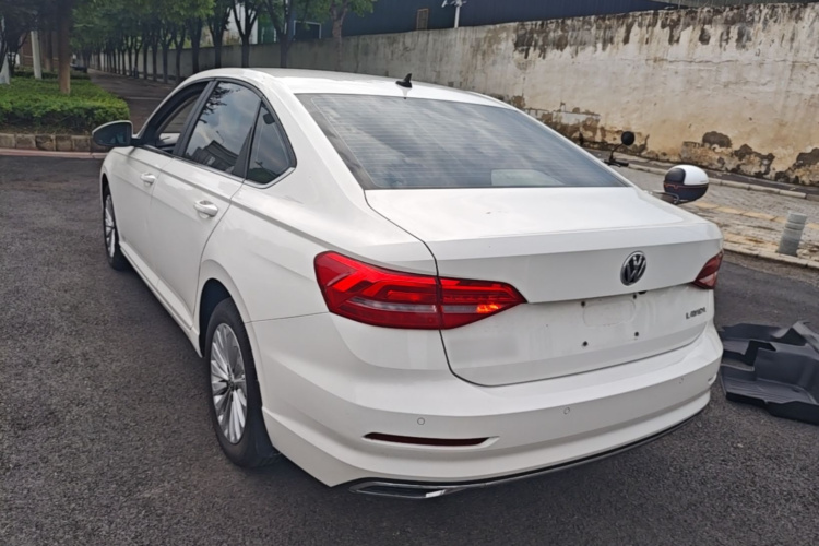 Volkswagen Lavida 2018 car image #5