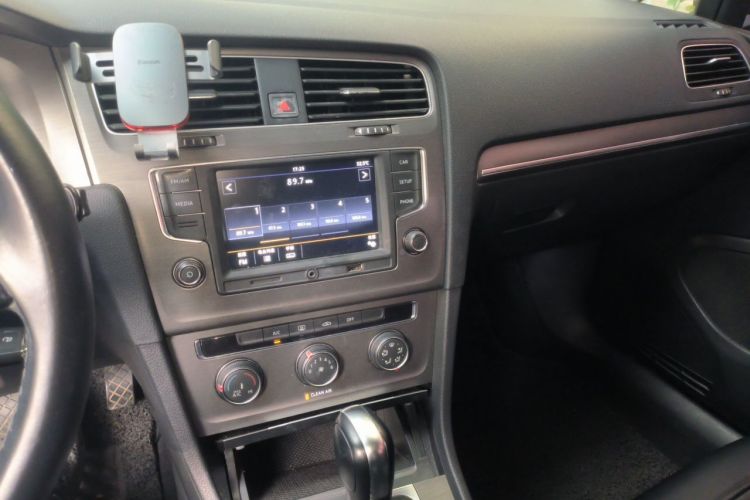 Volkswagen Golf 2017 #17 Volkswagen Golf 2017 car image #17